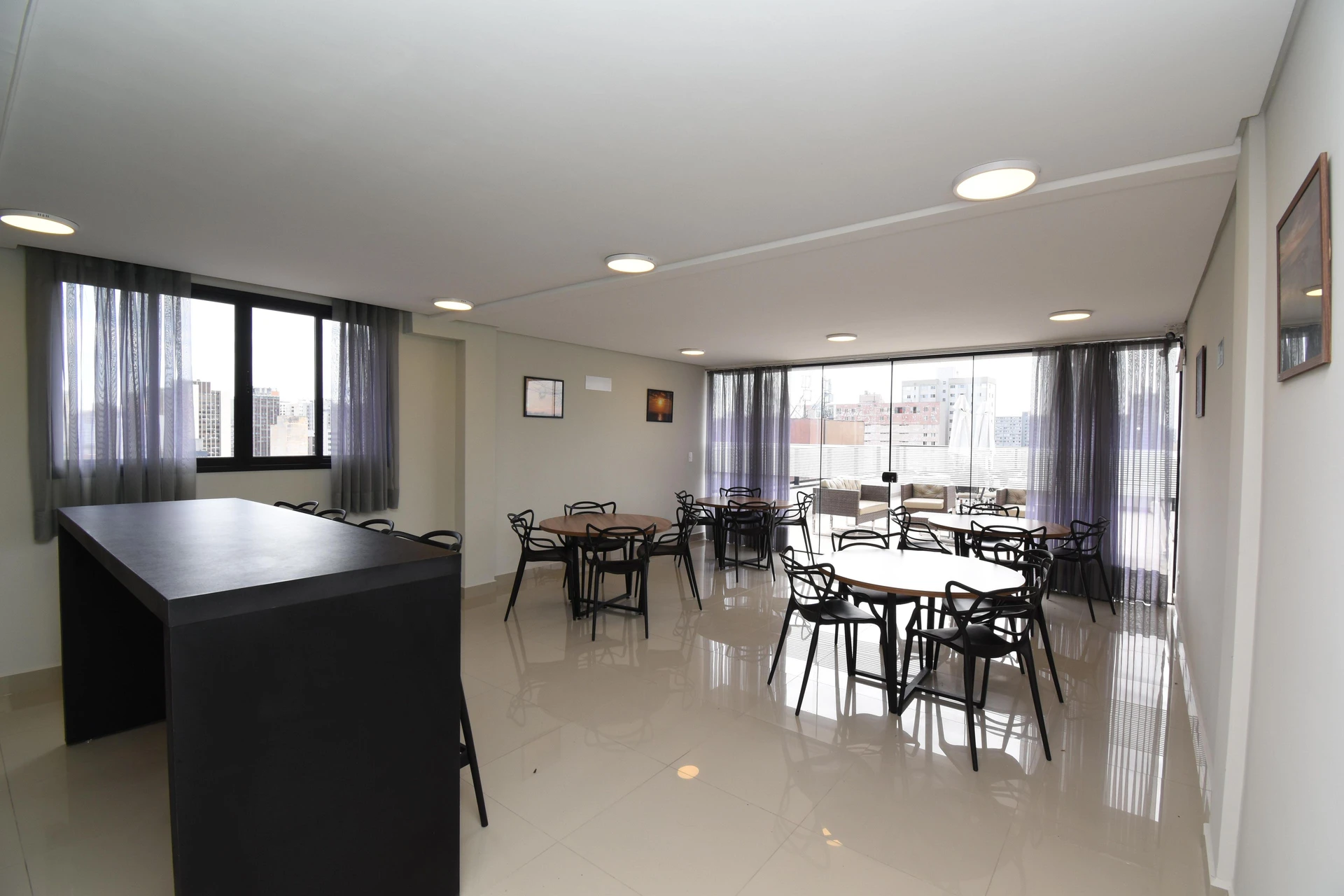 Furnished studio, 22 m², with a glass-enclosed balcony — photo 5