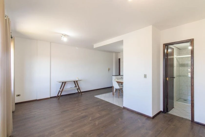 Unfurnished studio-style 1-bedroom with a balcony — photo 5
