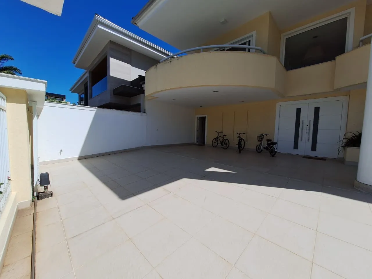 Furnished house with 4 bedrooms and 5 bathrooms — photo 4