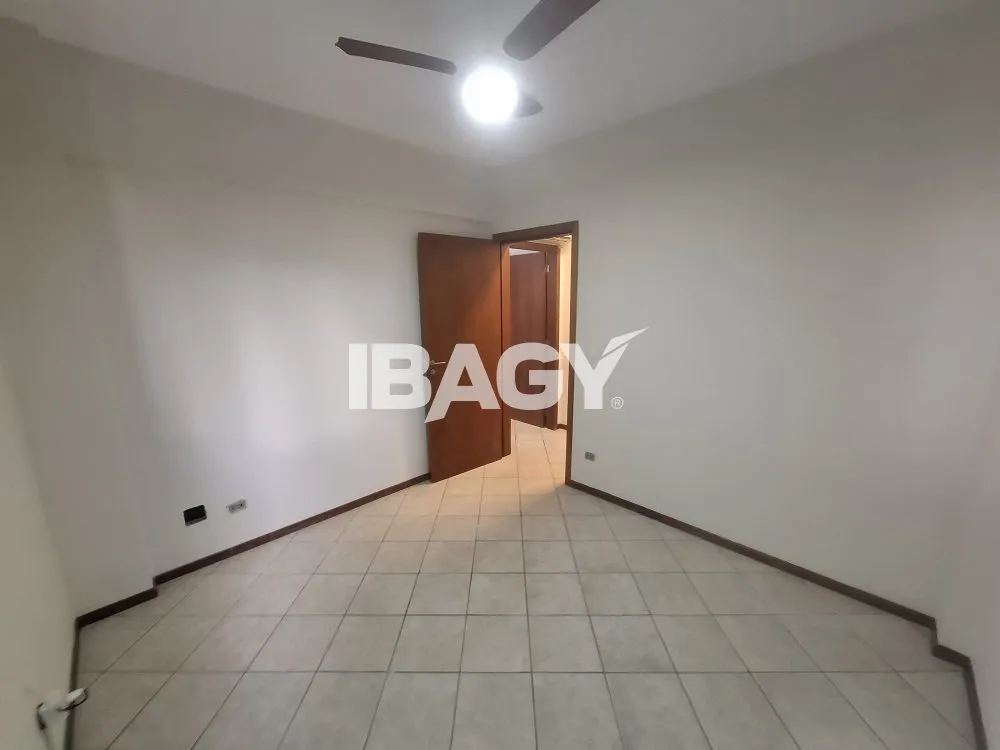 Apartamento de 2 dormitórios com piscina ao ar livre — photo 37