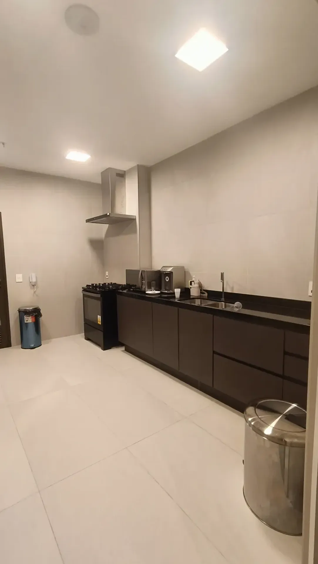 Квартира 73 м² с застеклённым балконом и видом на горы — photo 8