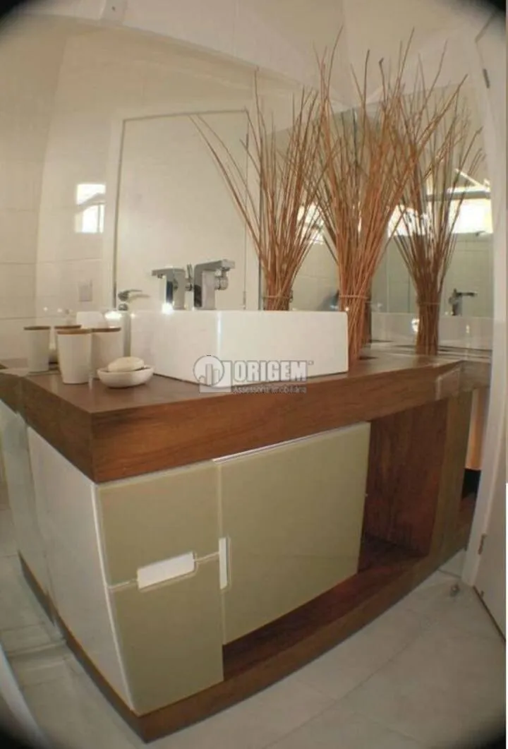 Furnished 3-bedroom apartment with 208 m² and terrace — photo 14