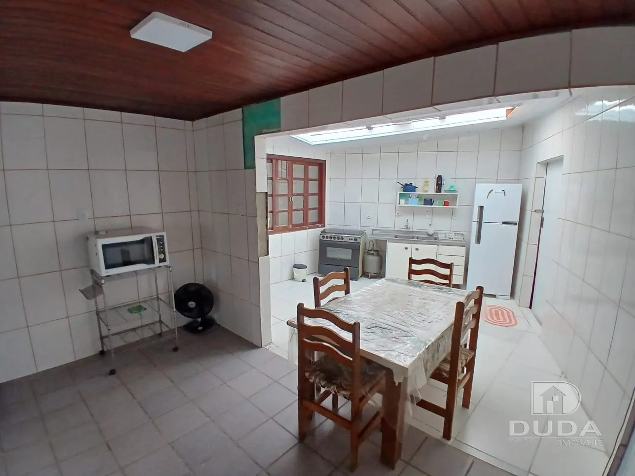 Casa amueblada con cocina cerrada y fogón a gas — photo 8