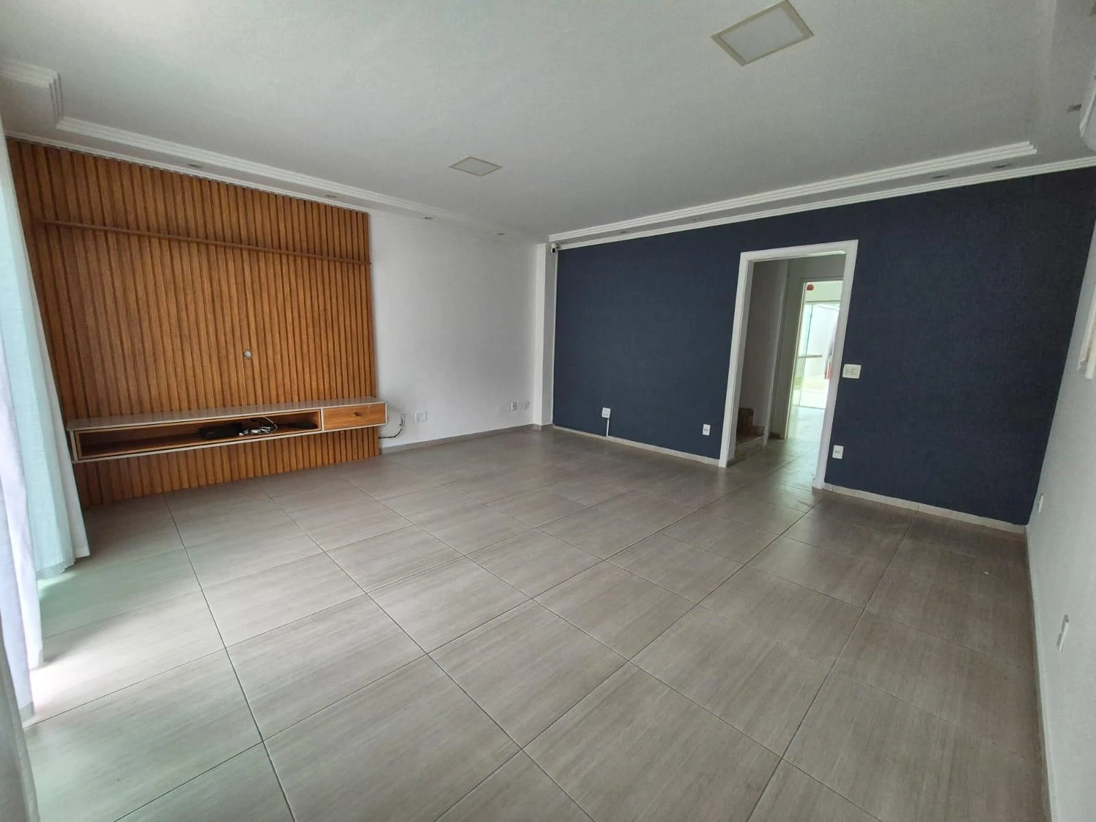 Unfurnished house with 5 bedrooms and integrated kitchen — photo 8