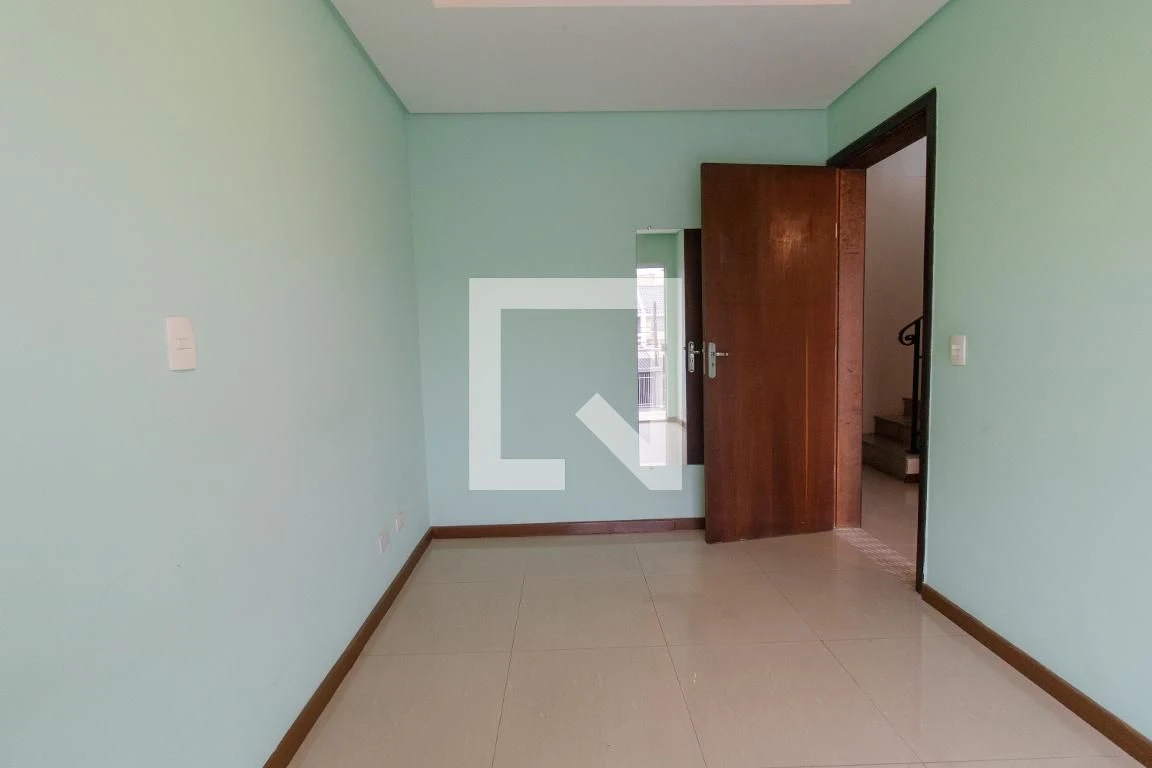 3-bedroom house with a private pool in Curitiba — photo 33