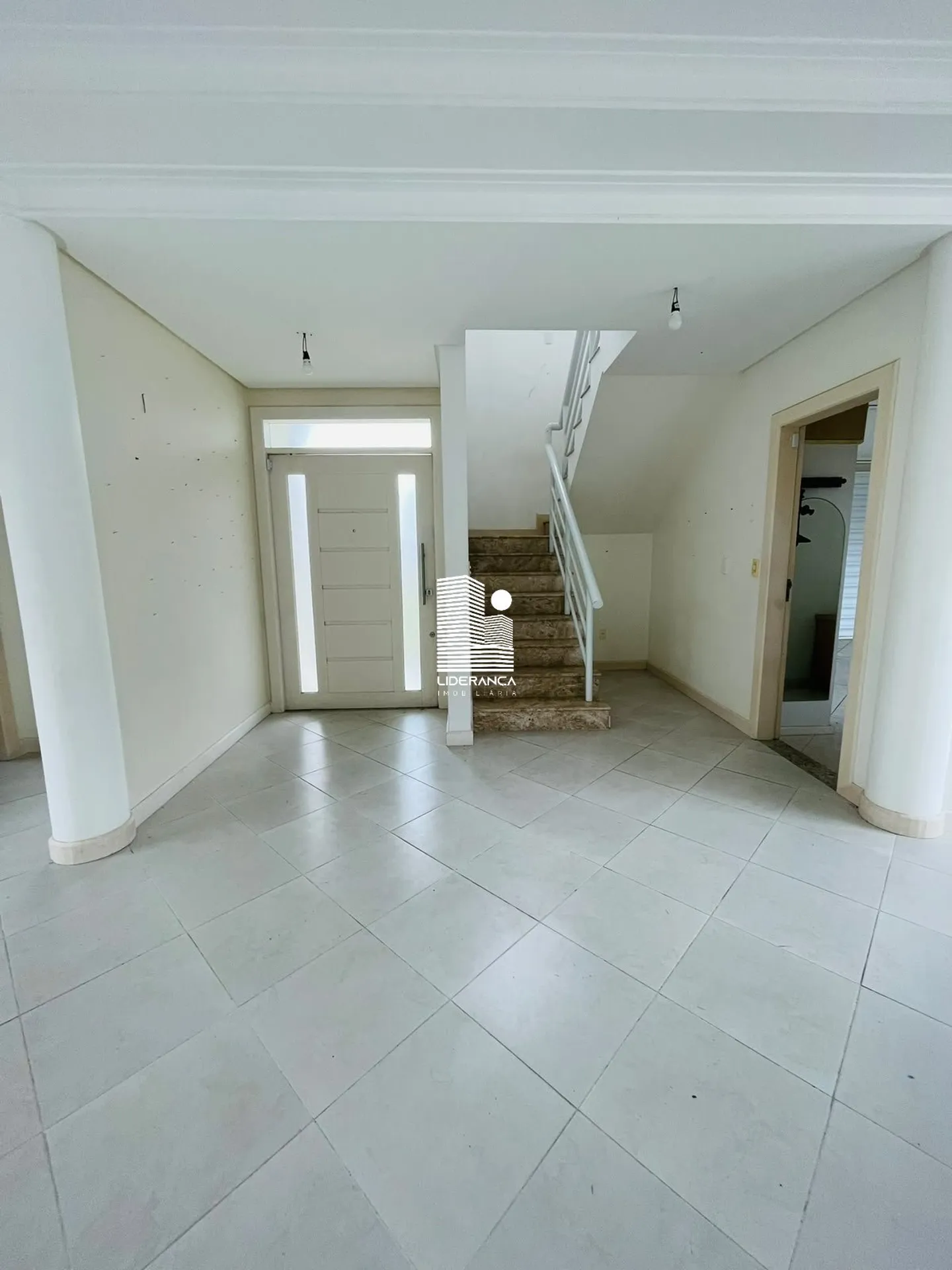 450 m² house with 4 bedrooms and a private garden — photo 14