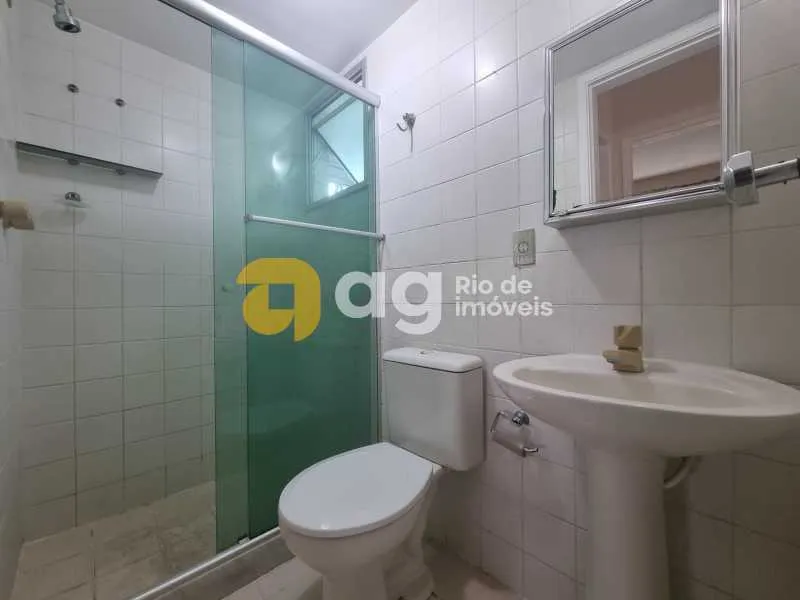 Apartamento com 2 quartos, 2 banheiros e varanda — photo 4