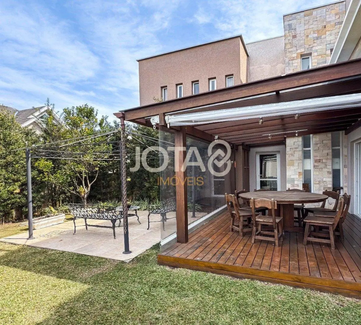 4-bedroom house with floor-to-ceiling windows — photo 15