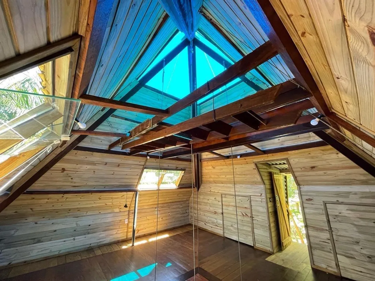 Furnished house, 135 m², with a water view — photo 4
