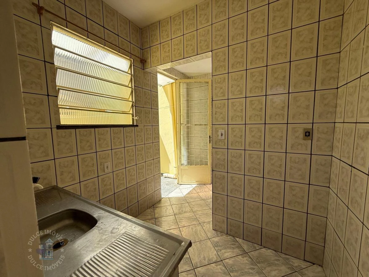 Unfurnished 1-bedroom house with an electric shower — photo 2