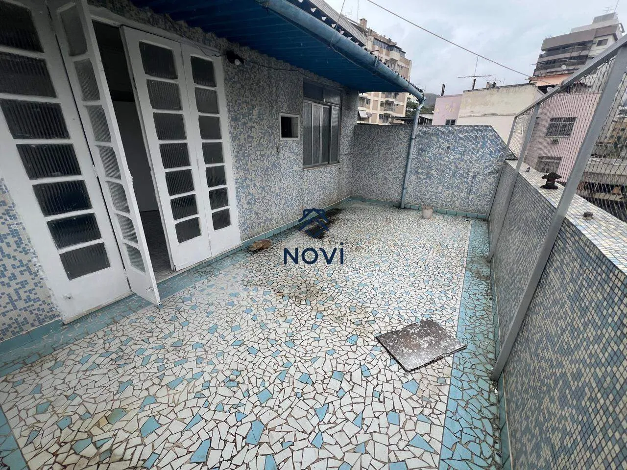 Apartamento sem mobília com 2 quartos e varanda — photo 22