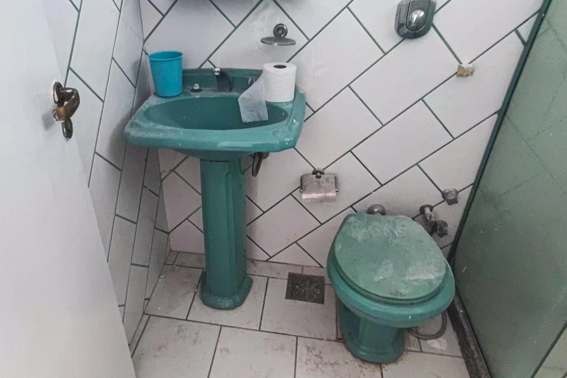 Casa mobiliada em condomínio com 6 suítes e 8 banheiros — photo 17