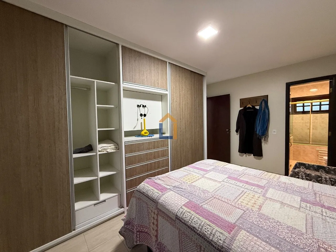 3-bedroom house with a home office — photo 20