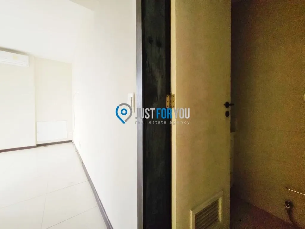 Apartamento com 3 dormitórios e varanda fechada de vidro — photo 31