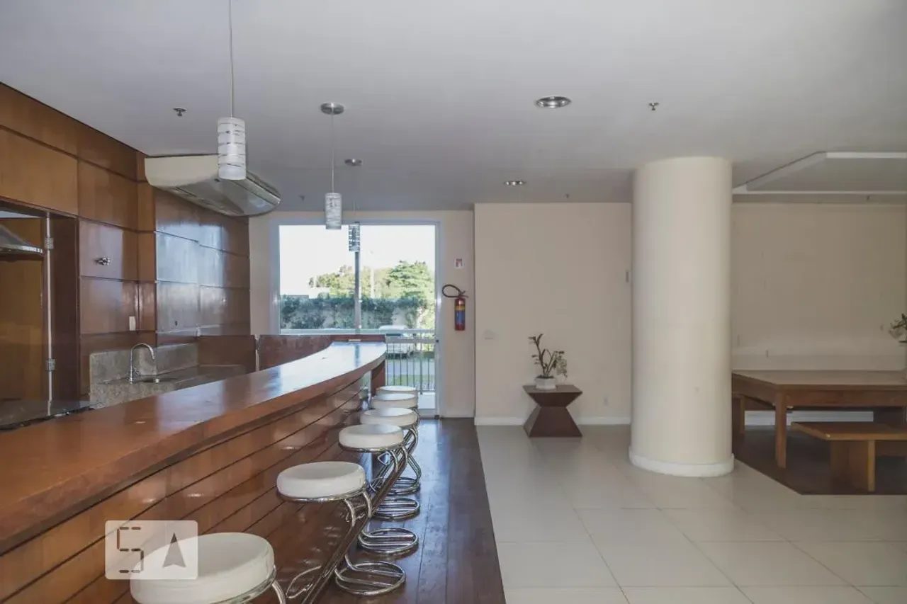 Furnished 3-bedroom apartment with 2 bathrooms — photo 21