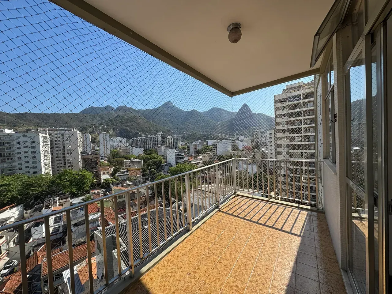 Mountain view in a one-bedroom apartment, 63 m² — photo 3