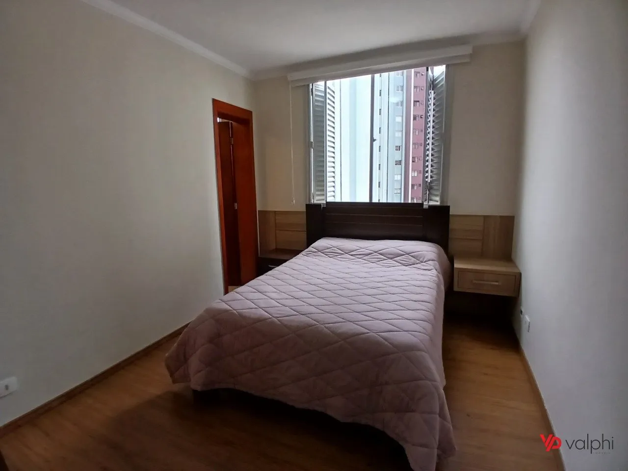 4-bedroom apartment with a walk-in closet in Curitiba — photo 3