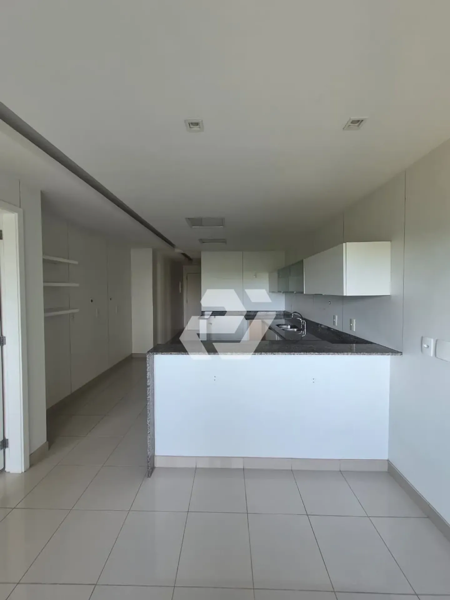 Apartment with 4 en-suite bedrooms and private garden — photo 2