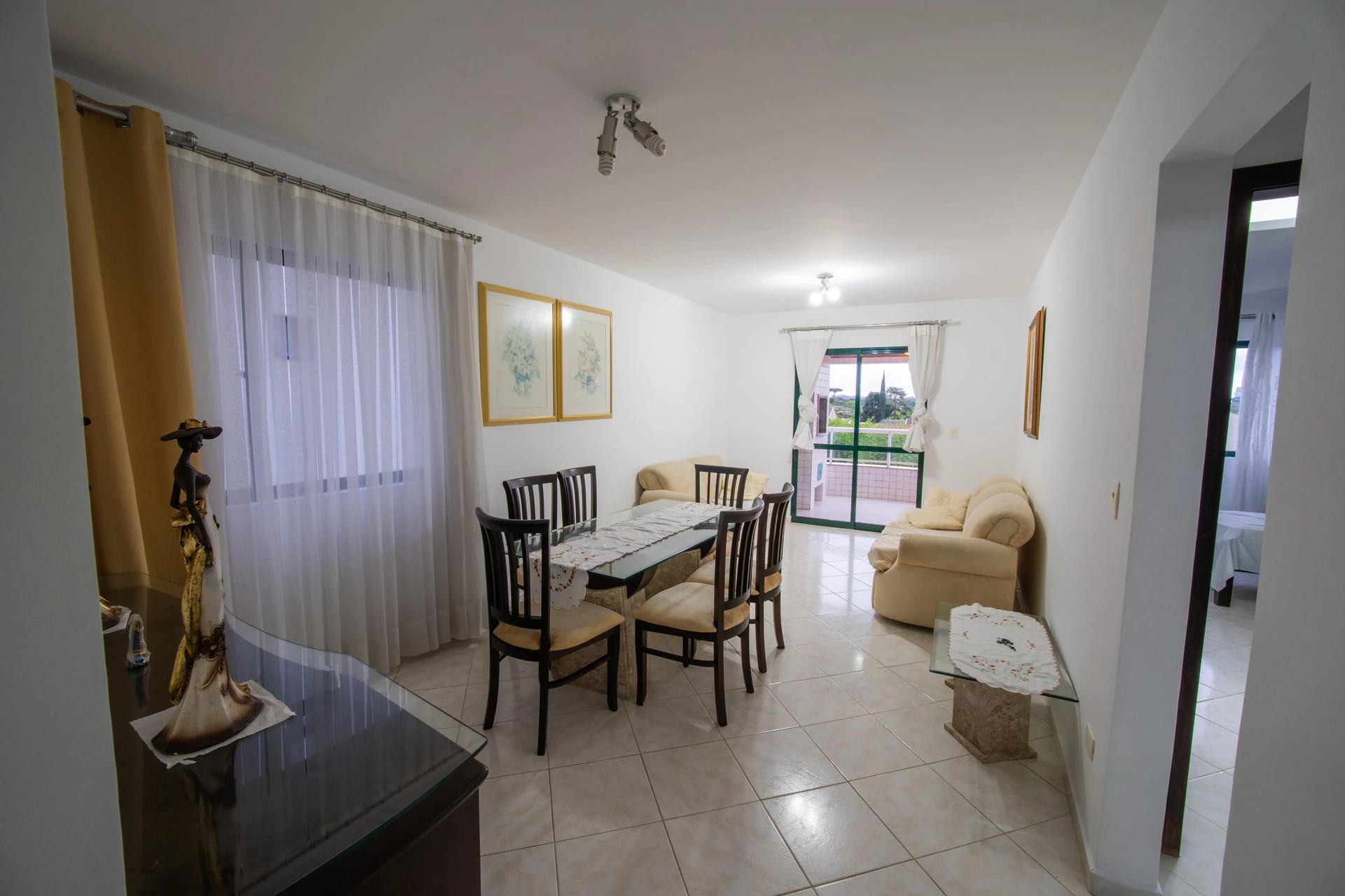 Стиральная машина и 2 спальни: квартира 75 м²