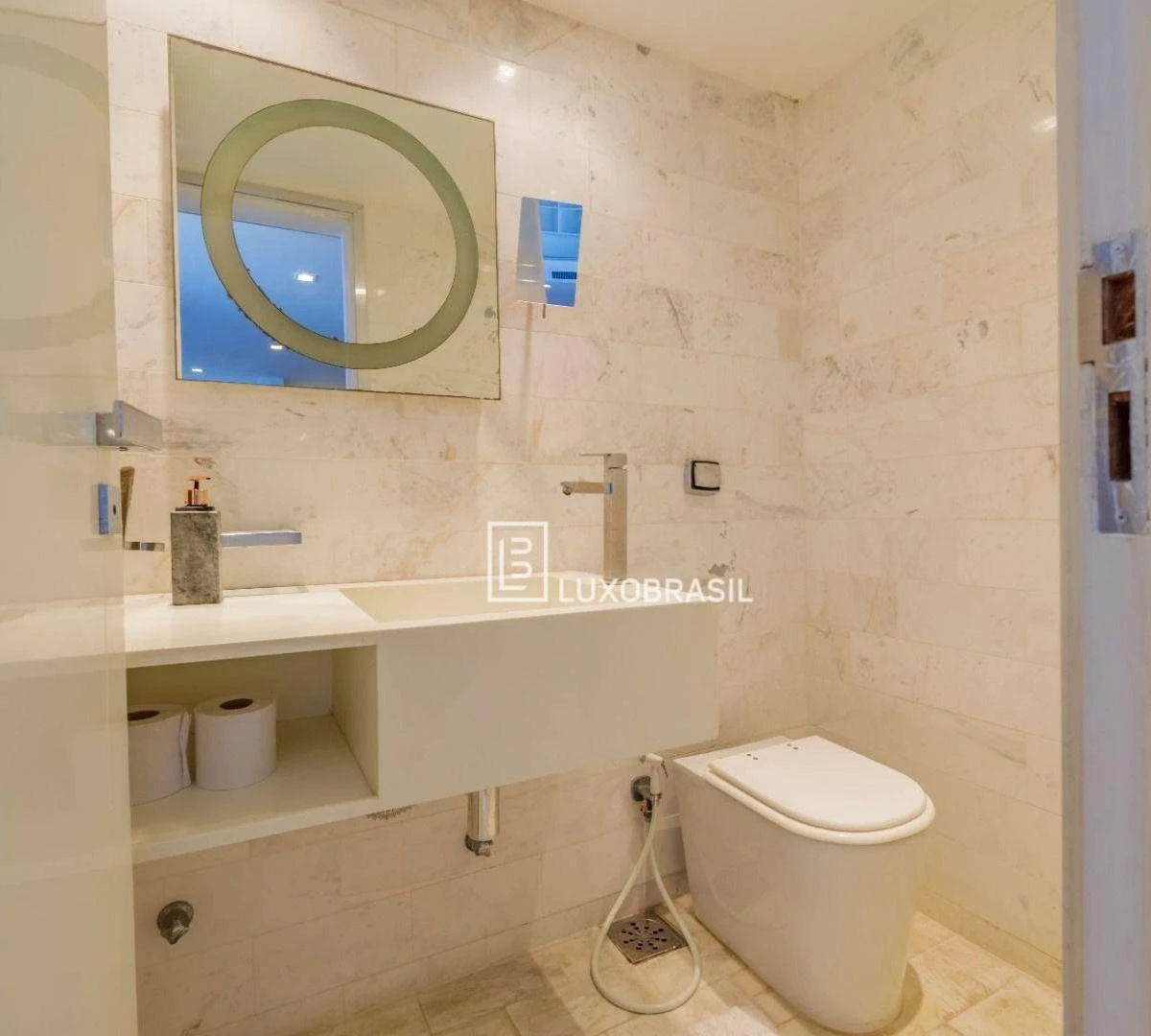 Furnished 800 m² house with 5 en-suite bedrooms — photo 41