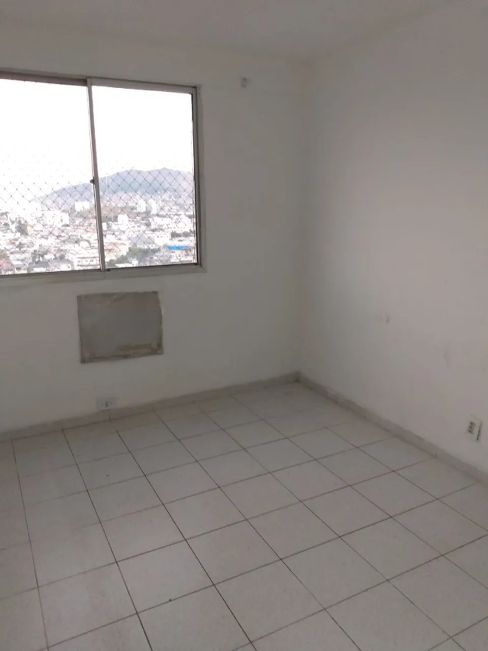 2-bedroom apartment in a building with a pool — photo 5