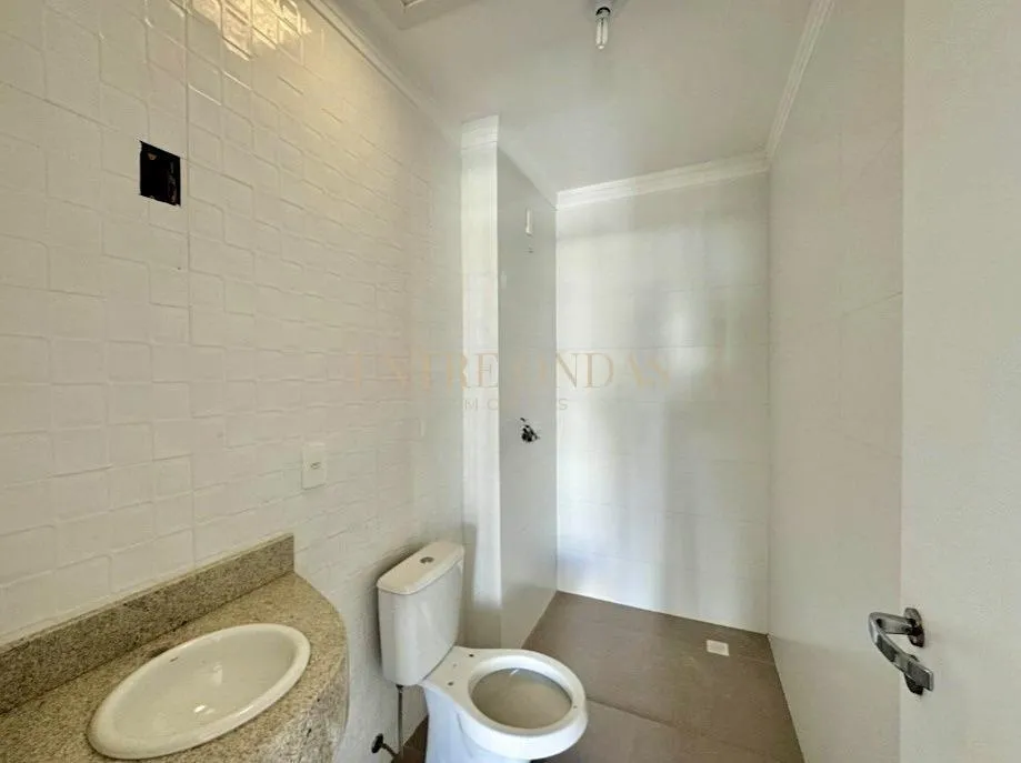 Water view in a 4-bedroom house, 263 m² — photo 48
