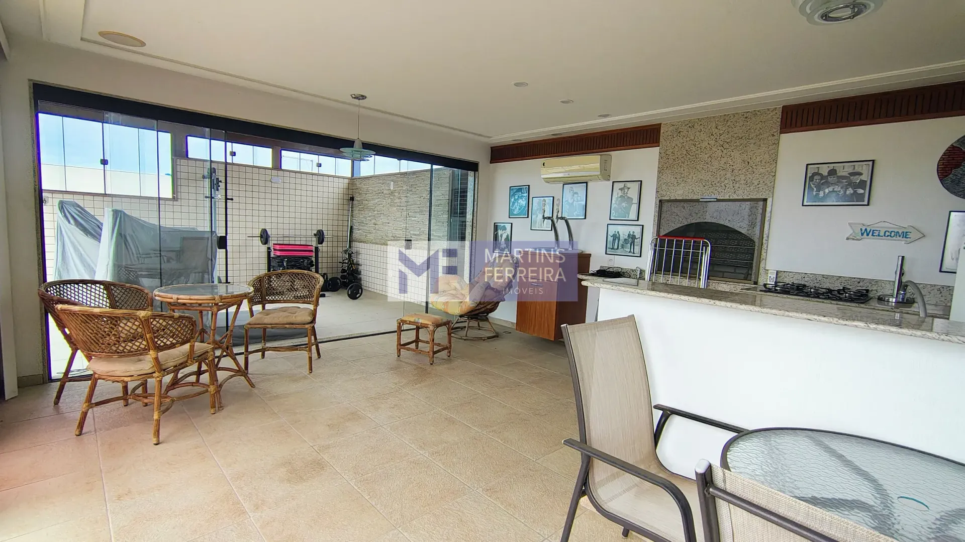 Furnished apartment with 5 bedrooms and a balcony — photo 24