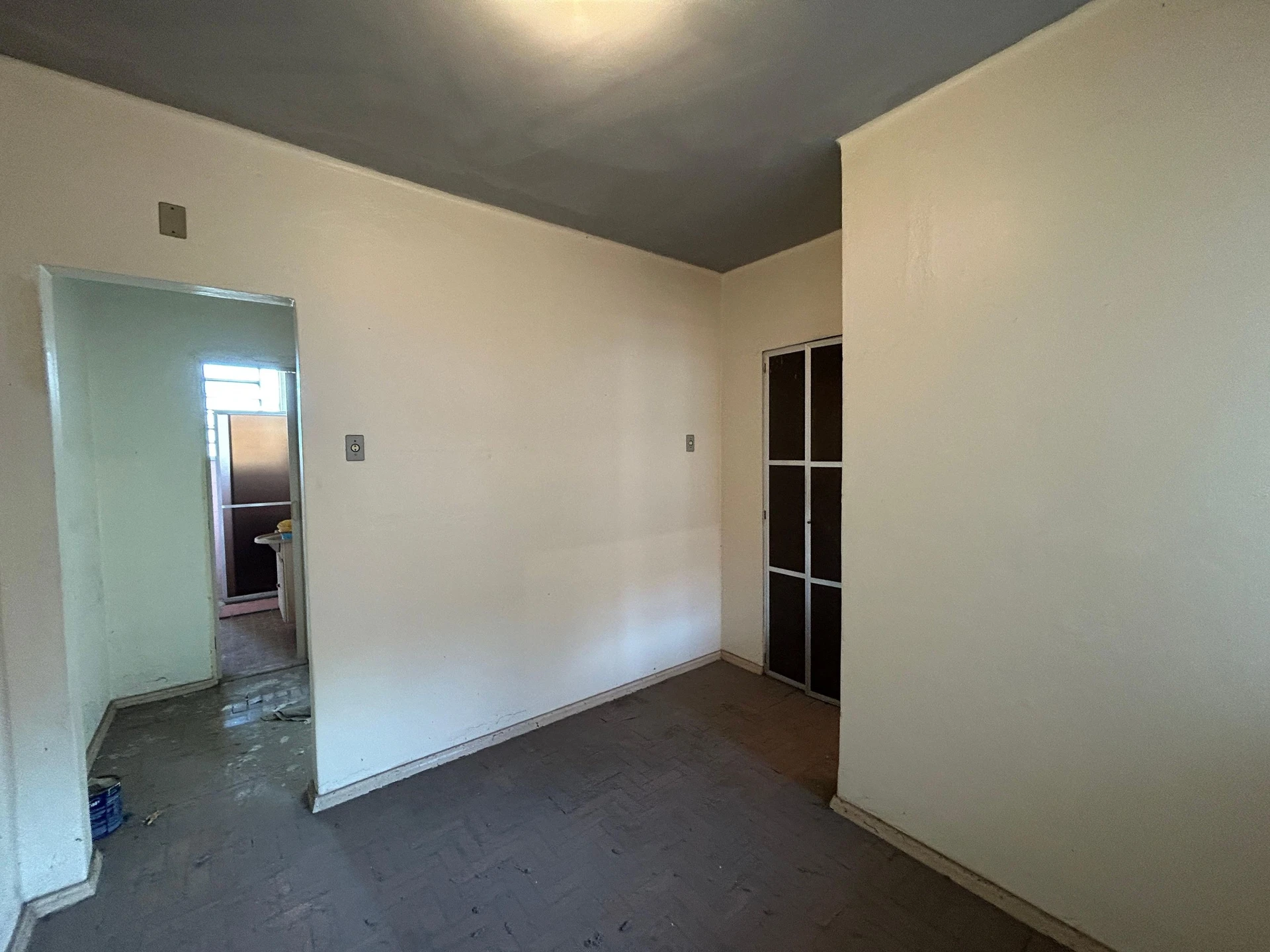 Apartamento sin amueblar con 1 dormitorio y suelo cerámico — photo 23
