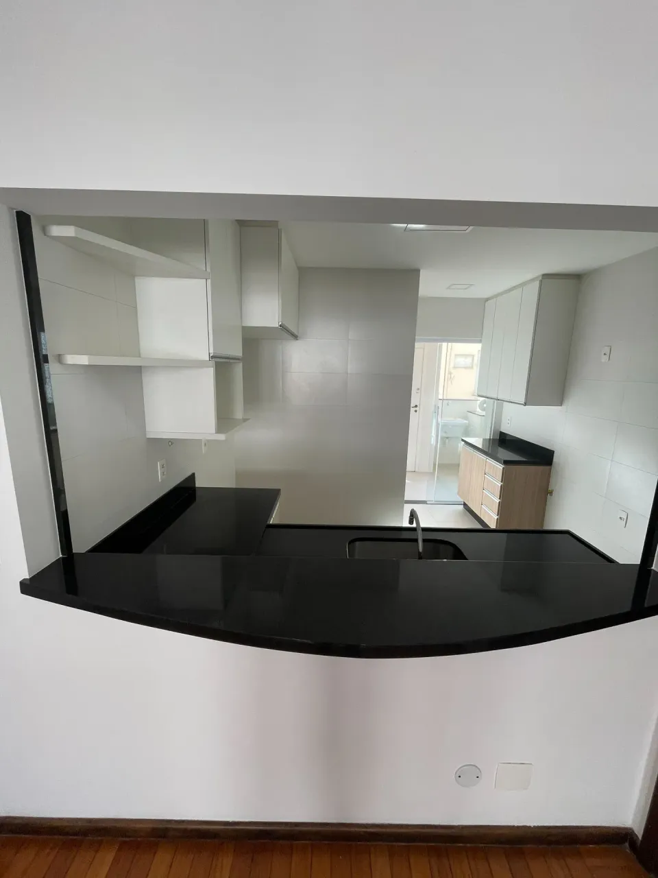 Apartment with open-plan kitchen, 3 bedrooms and parking — photo 2
