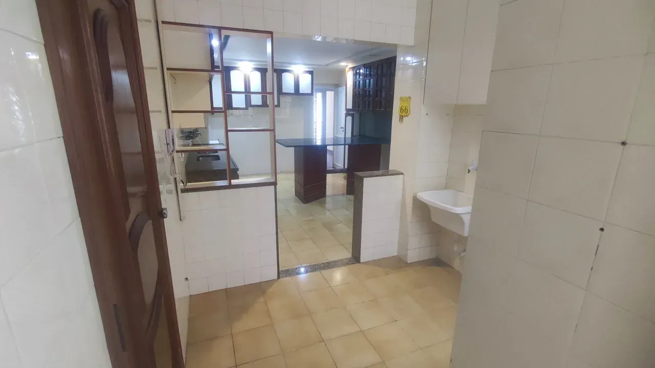 Apartamento 209 m² com 3 quartos, 1 suíte e 4 banheiros