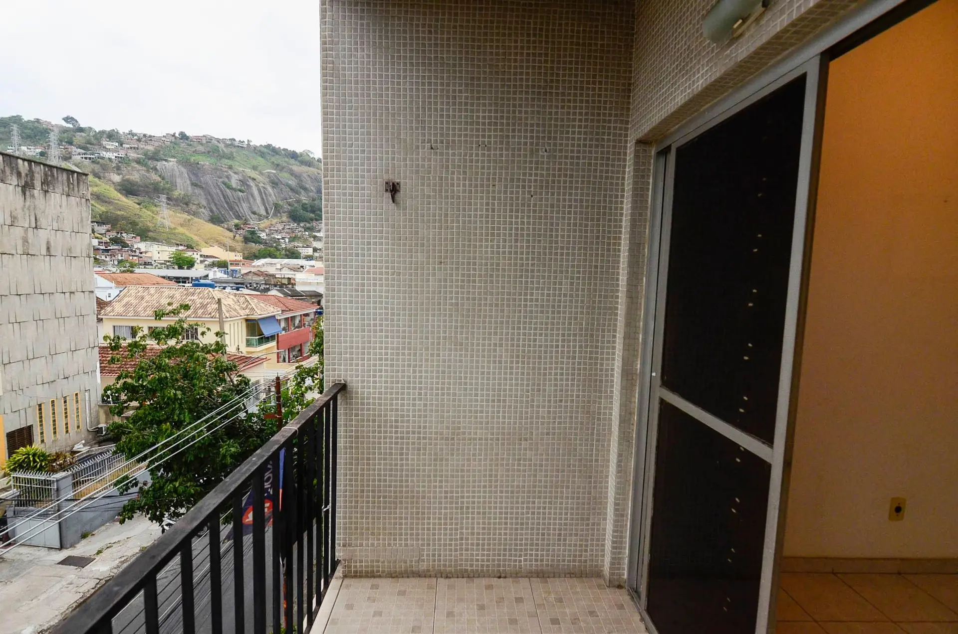 Unfurnished apartment with 2 bedrooms and a balcony — photo 6