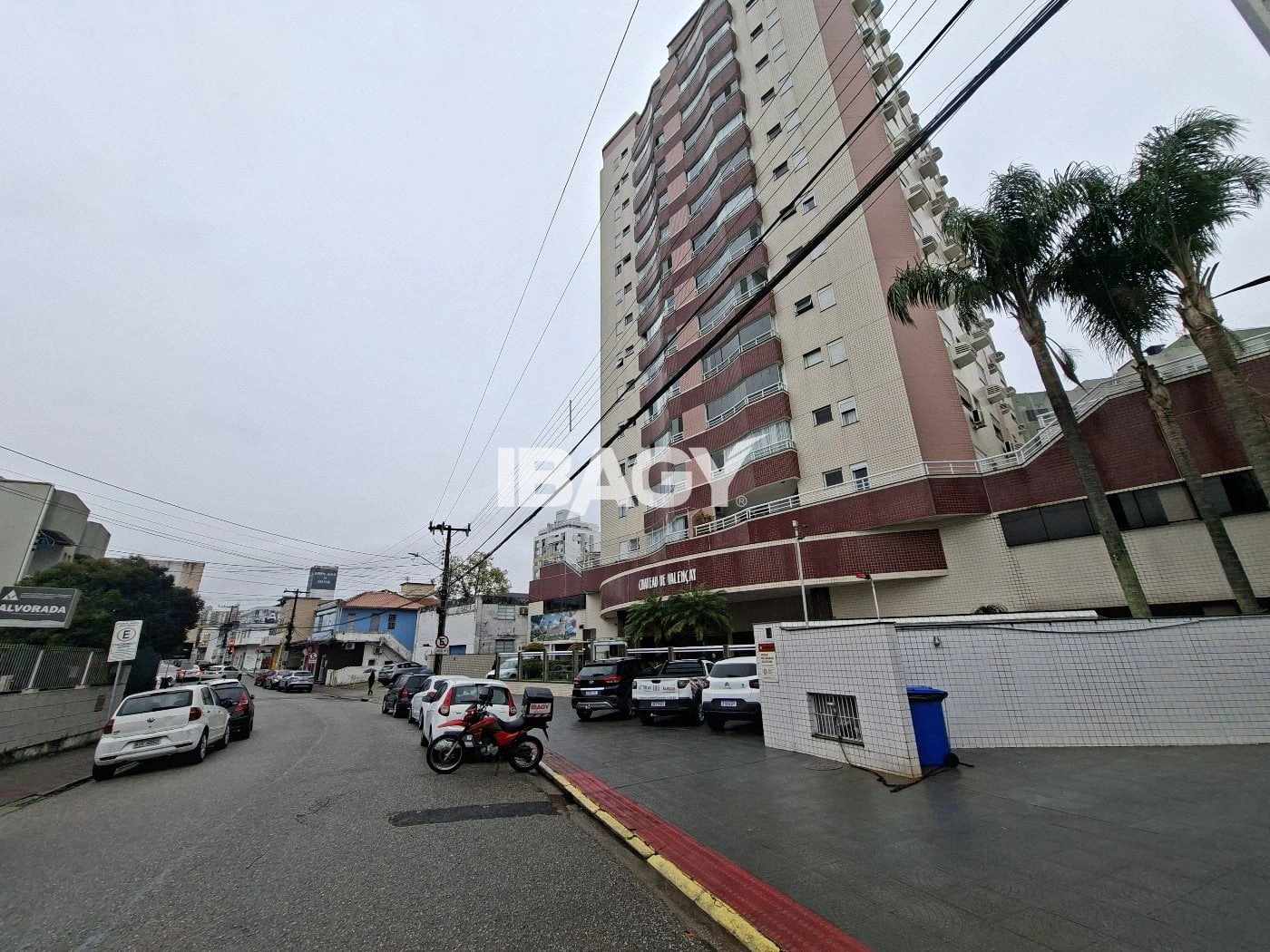 3-bedroom apartment with a bathtub in Florianópolis — photo 27