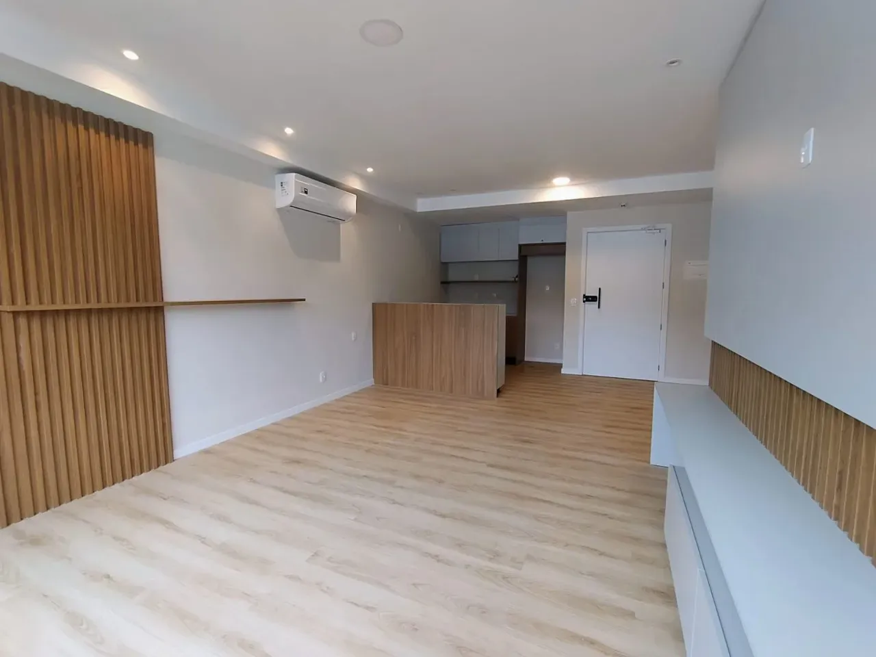 1-bedroom apartment with an open-plan kitchen