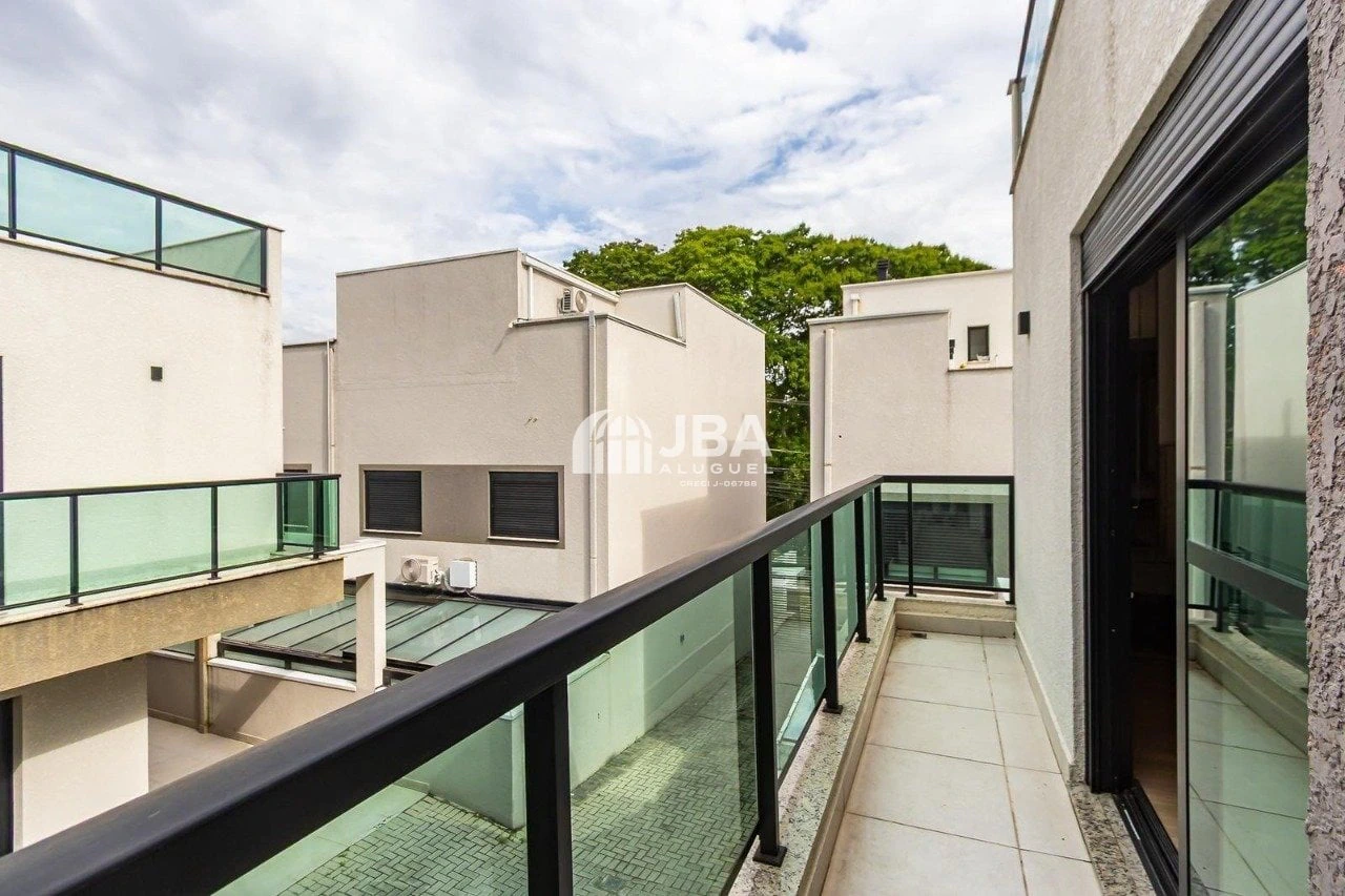 Floor-to-ceiling windows in a 2-bedroom house, 143 m² — photo 11