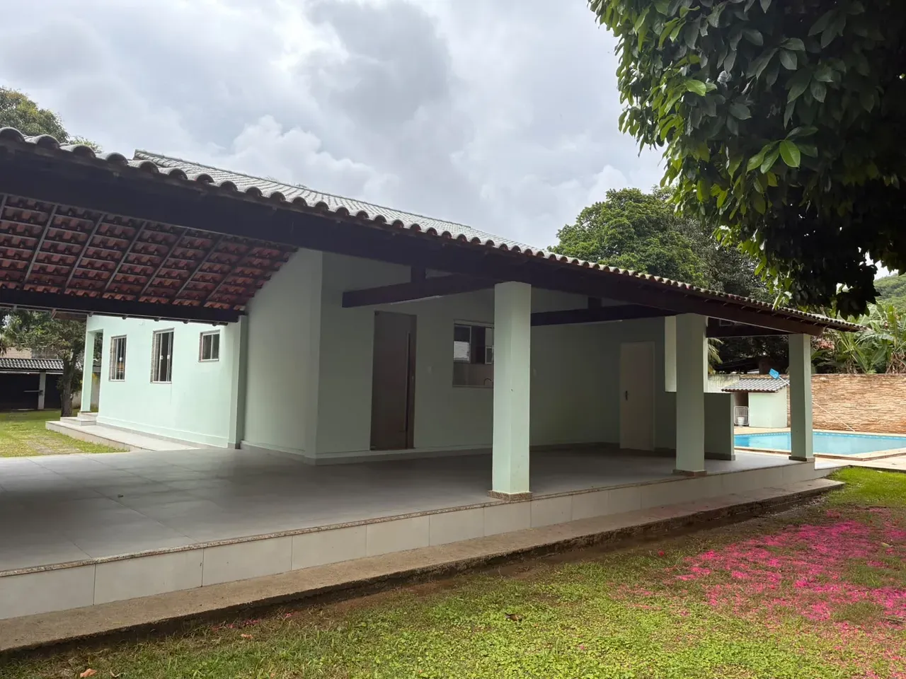 Casa de 3 dormitorios con bañera — photo 15