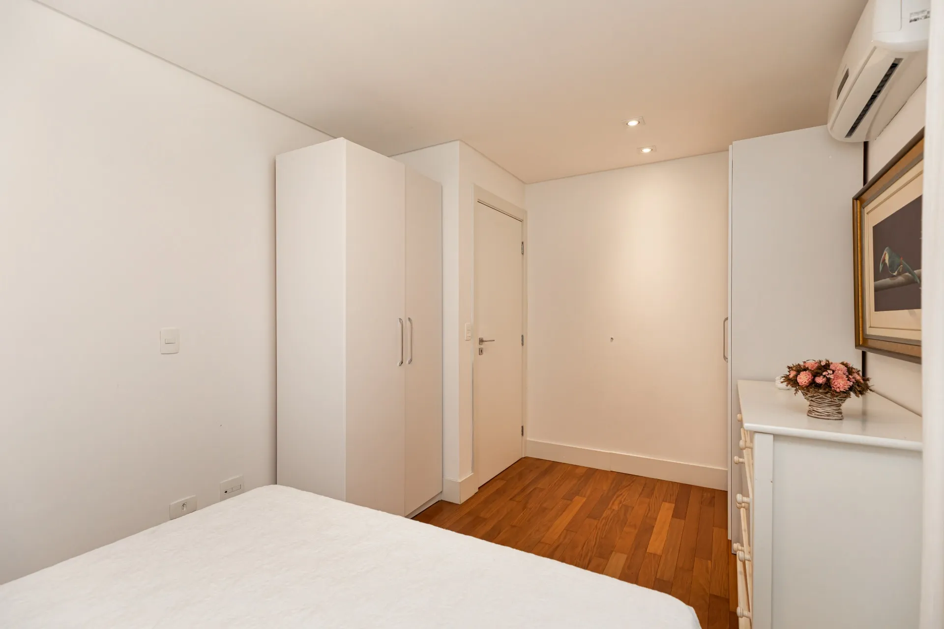 Apartment 432 m² with 3 bedrooms and an open-plan kitchen — photo 29