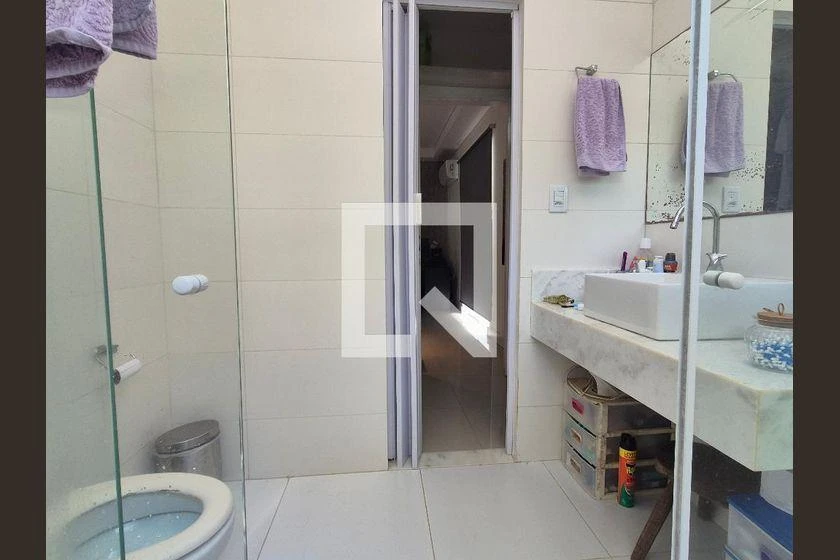 Furnished house with 3 en-suite bedrooms and shared BBQ — photo 35