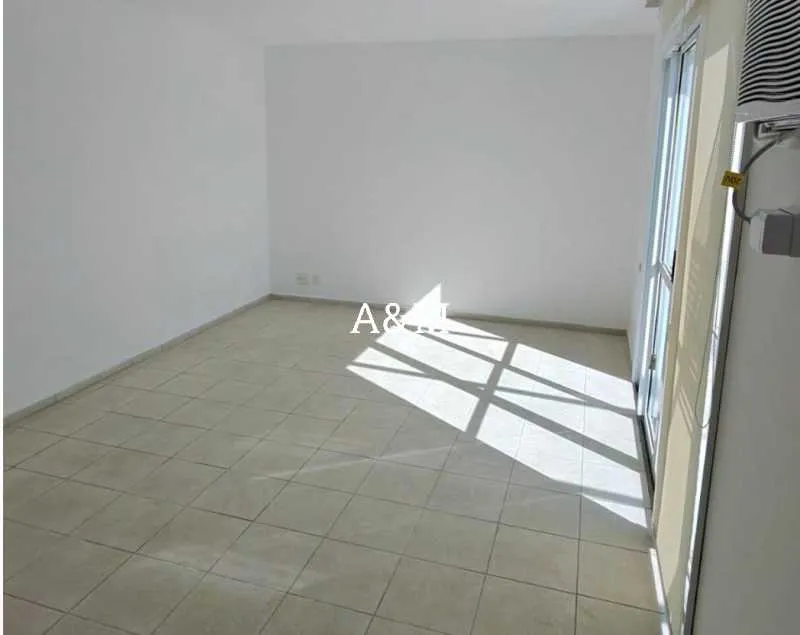 3-bedroom apartment with 4 bathrooms and a balcony — photo 13