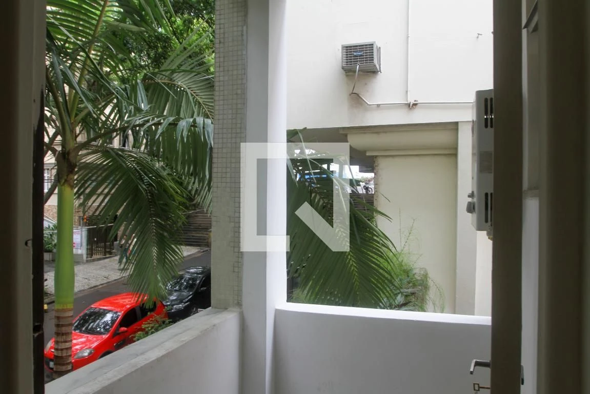 One-bedroom apartment with a washing machine — photo 23
