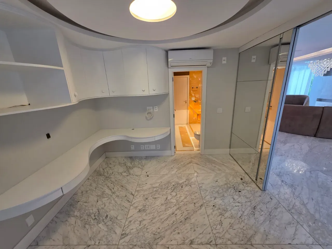 Casa em condomínio com 5 quartos e 5 banheiros — photo 10