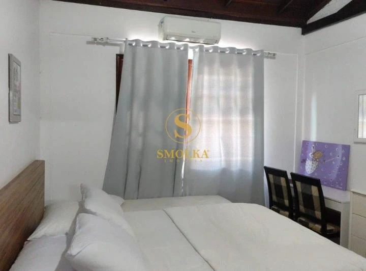 600 m² house with 4 en-suite bedrooms and laundry area — photo 8