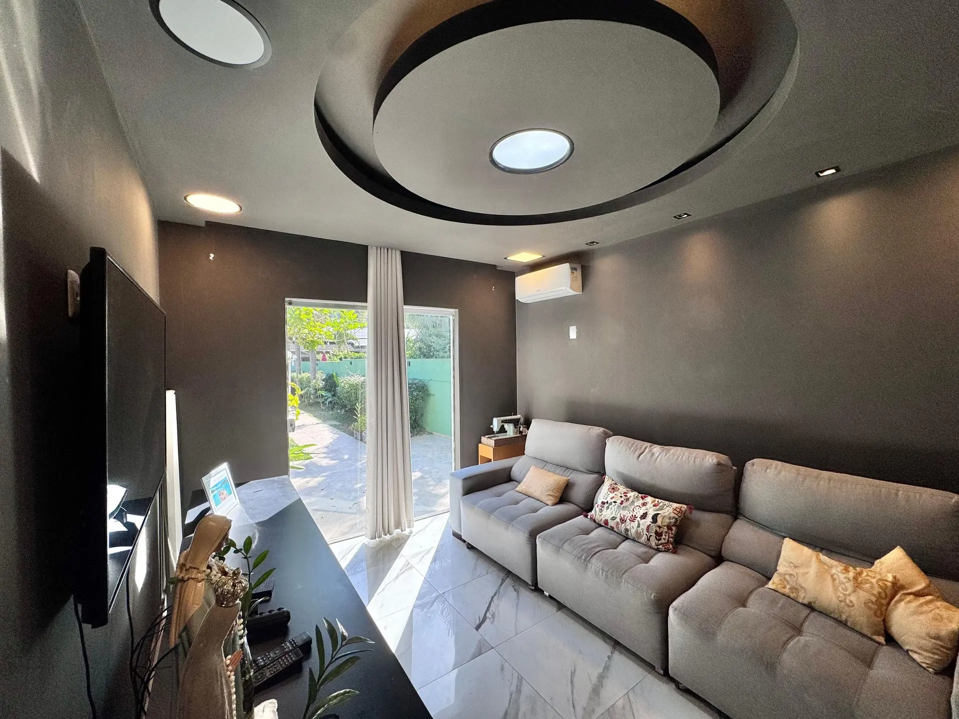 Furnished house with 4 en-suites and 6 bathrooms — photo 43