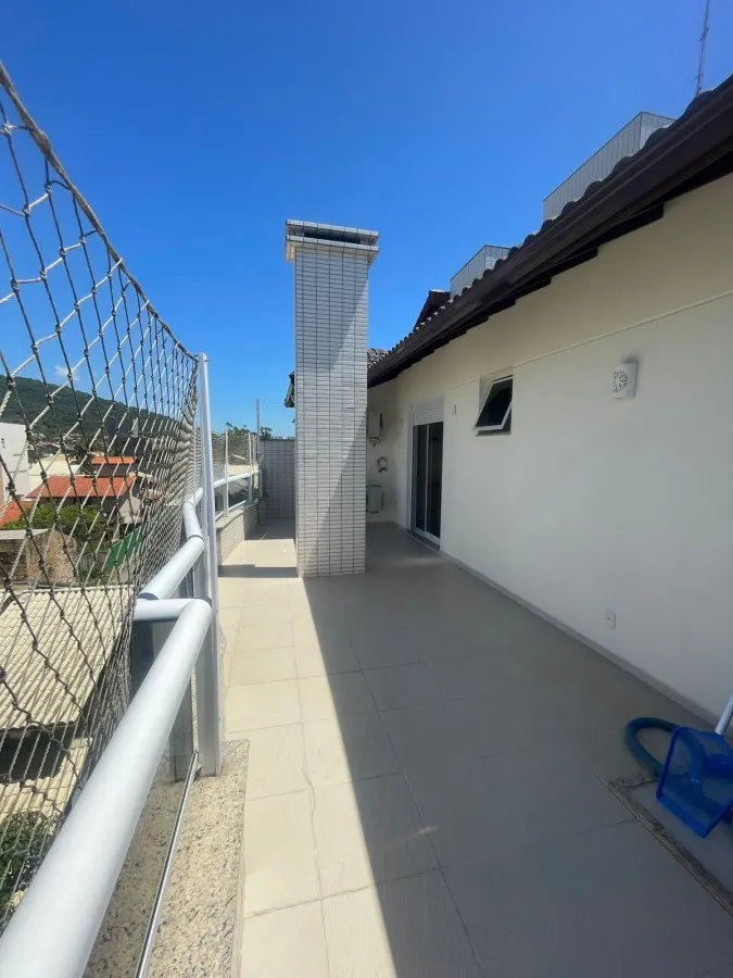 2-bedroom apartment, 1 with its own bathroom, 140 m²