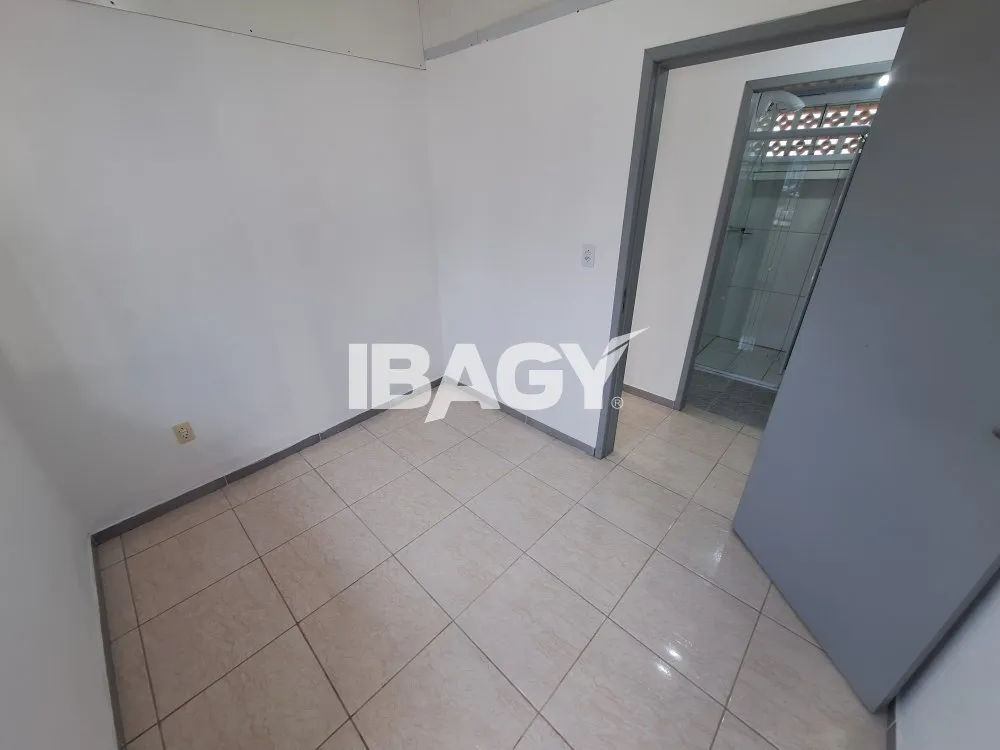 House with 4 bedrooms and 2 bathrooms, 100 m² — photo 8