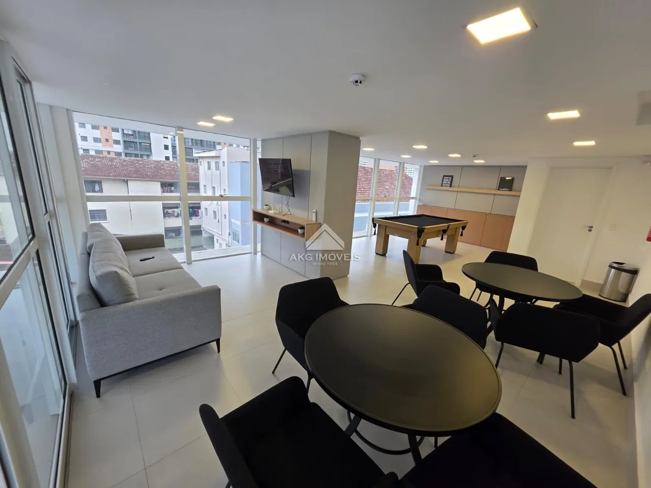 Apartamento de 1 dormitorio de 27 m² con balcón y parking — photo 19
