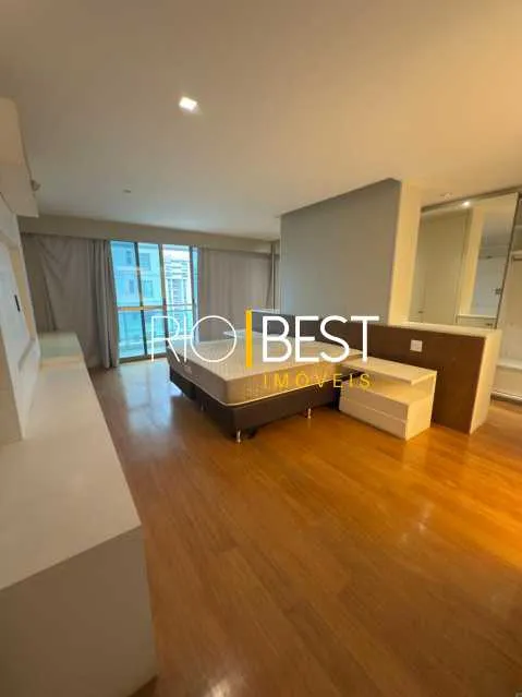 Furnished apartment with an open-plan kitchen and 4 bedrooms — photo 6