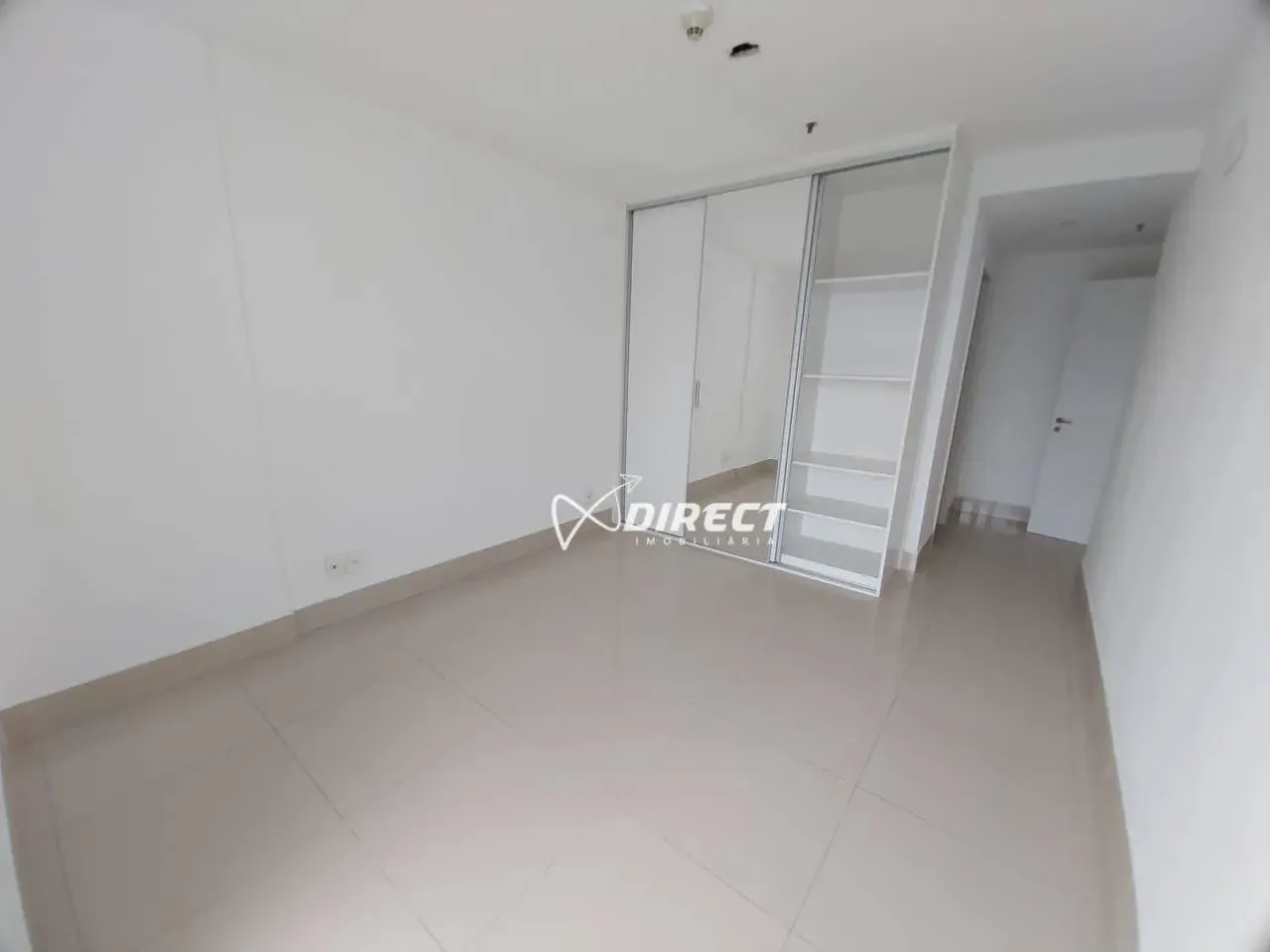 2-bedroom apartment with balcony and enclosed kitchen — photo 8