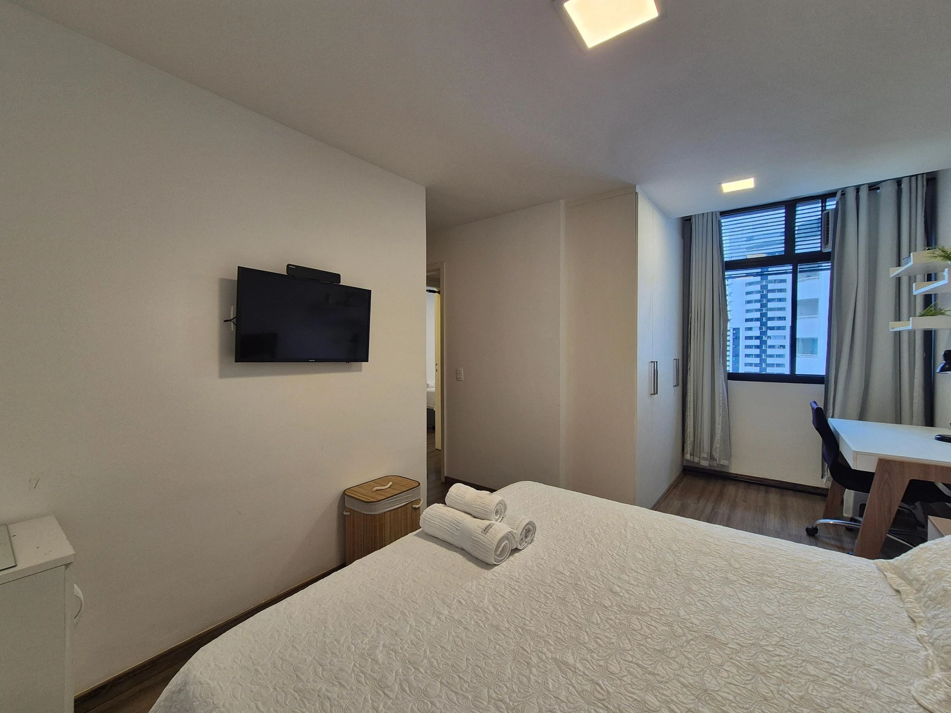 Furnished apartment with 2 en-suite bedrooms and 1 parking — photo 12