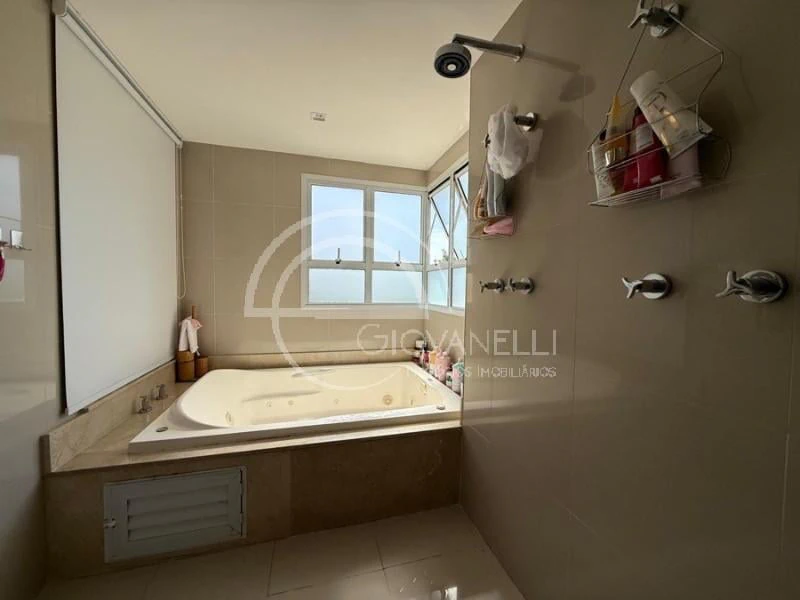 Apartamento de 227 m² com varanda e 5 quartos — photo 35