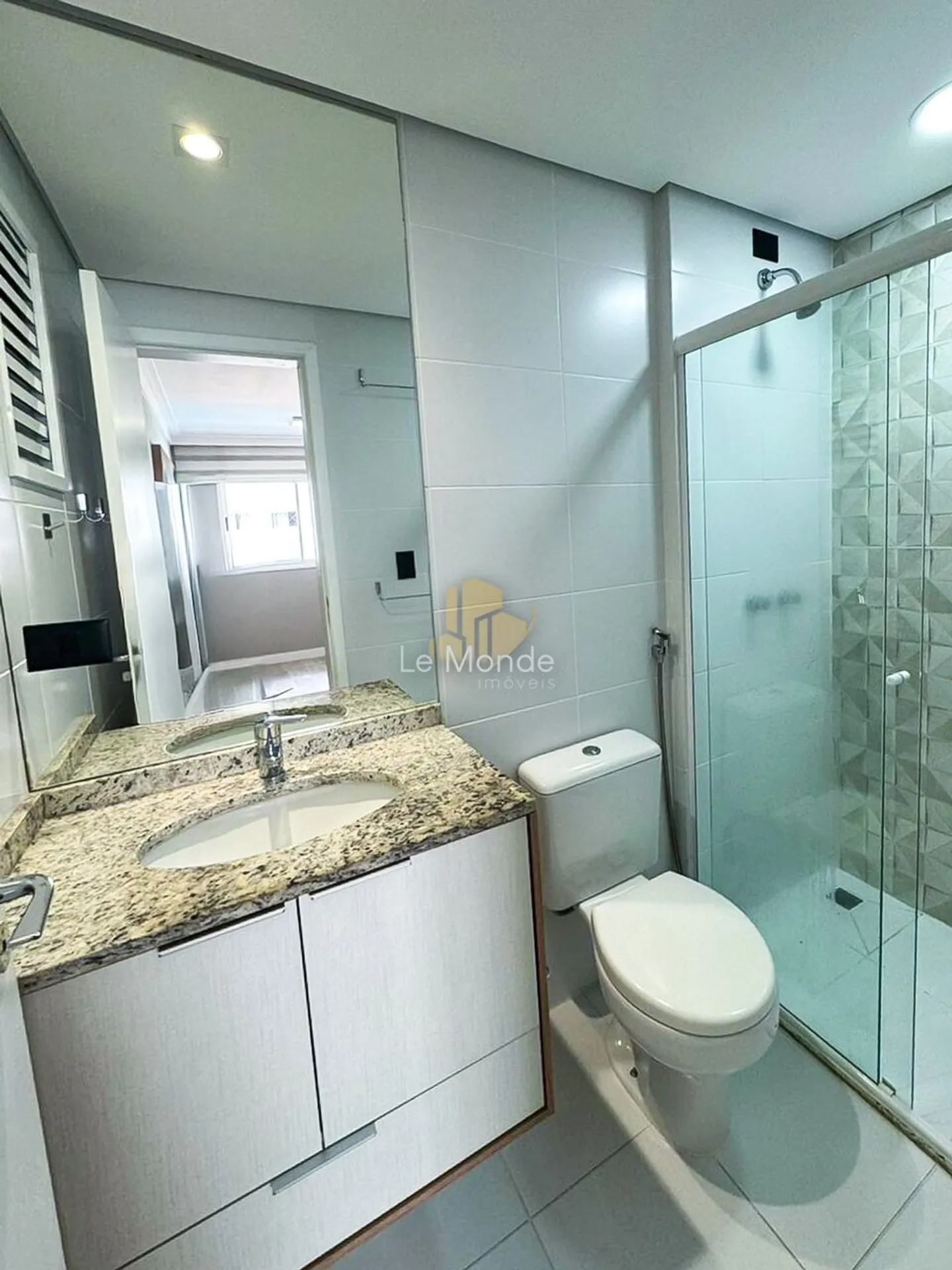2-bedroom apartment with a balcony — photo 11